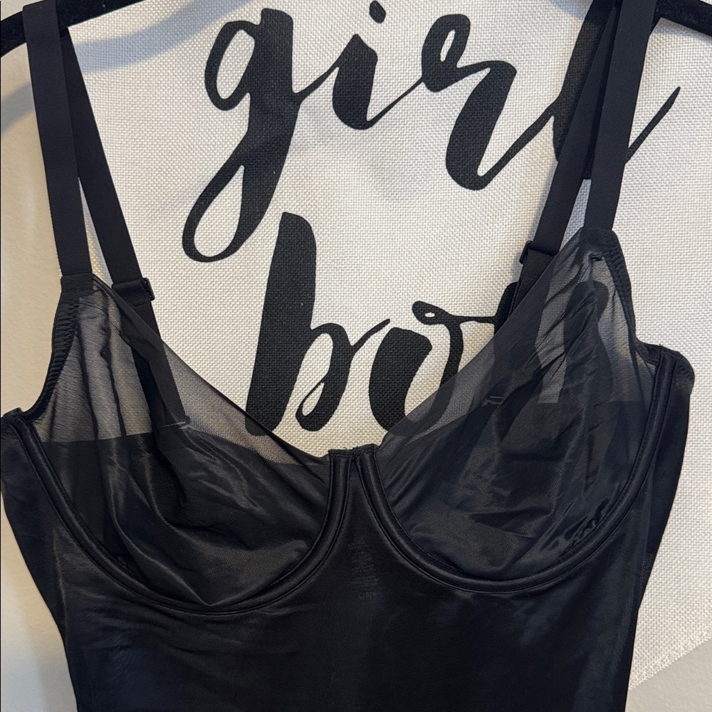 Skims No Show Shapewear Bodysuit - NWT - Picture 2 of 6
